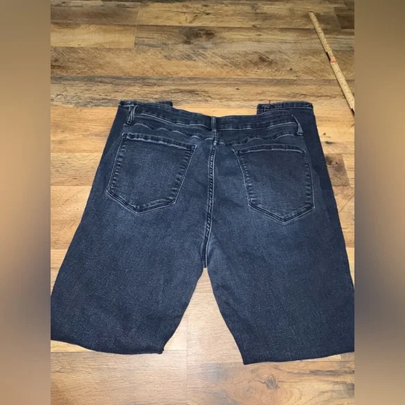 Old Navy Rockstar Super Skinny Jeans - Picture 6 of 6